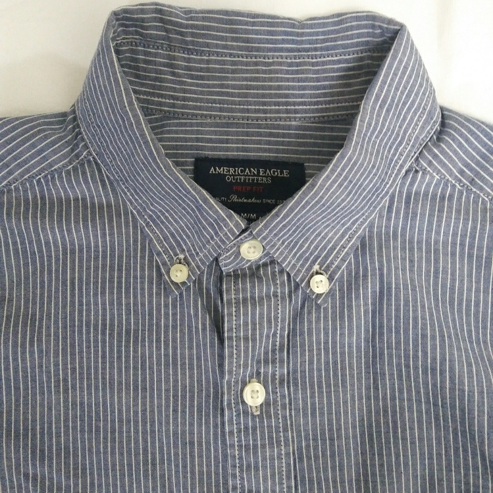 Men's American Eagle button down shirt